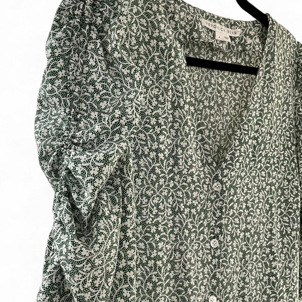 VERONICA BEARD | SZ 4 | Y2K Boho Green Floral Silk Ruched-Sleeve Top Blouse $398 - Picture 10 of 11
